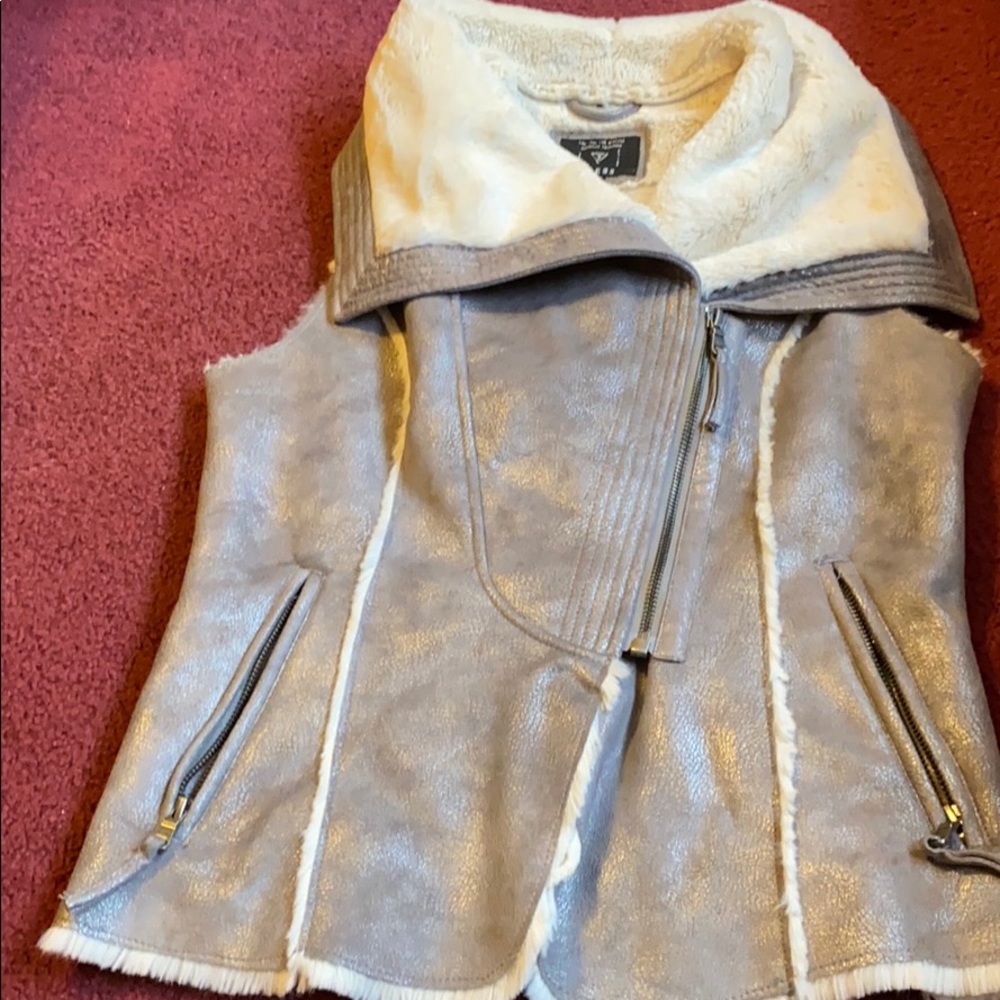 Guess vest